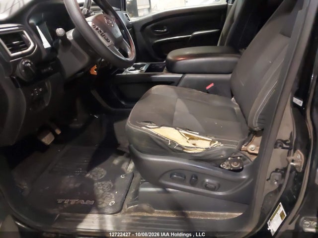 12722427 :رقم المزاد ، 1N6AA1E59JN518556 vin ، 2018 Nissan Titan Platinum/pro-4x/s/sl Midnight Edition/sv/sv Midnight Edition مزاد بيع