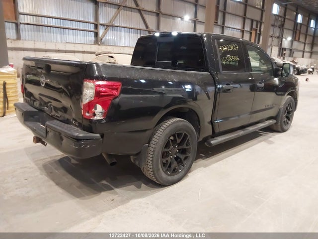 12722427 :رقم المزاد ، 1N6AA1E59JN518556 vin ، 2018 Nissan Titan Platinum/pro-4x/s/sl Midnight Edition/sv/sv Midnight Edition مزاد بيع