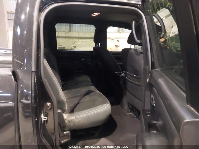 12722427 :رقم المزاد ، 1N6AA1E59JN518556 vin ، 2018 Nissan Titan Platinum/pro-4x/s/sl Midnight Edition/sv/sv Midnight Edition مزاد بيع