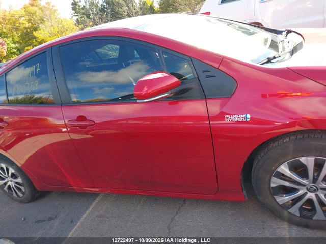Toyota Prius Prime Upgrade 2022 JTDKAMFP0N3200352 Image 13
