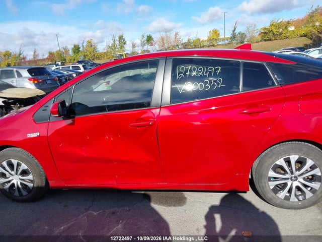 Toyota Prius Prime Upgrade 2022 JTDKAMFP0N3200352 Image 14