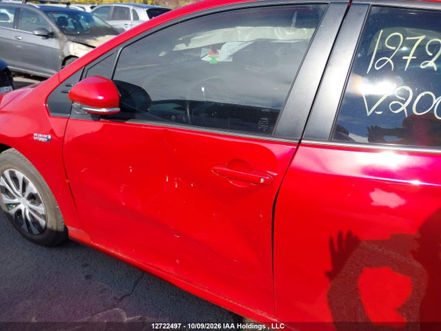 Toyota Prius Prime Upgrade 2022 JTDKAMFP0N3200352 Image 21