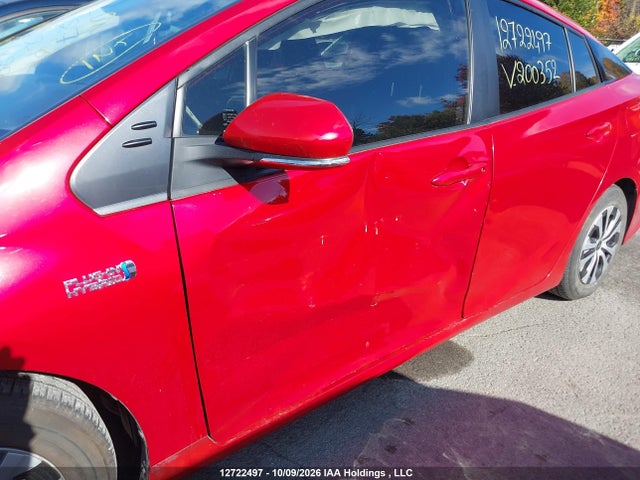 Toyota Prius Prime Upgrade 2022 JTDKAMFP0N3200352 Image 6