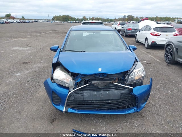 12722604 :رقم المزاد ، VNKKTUD30FA053593 vin ، 2015 Toyota Yaris Le مزاد بيع