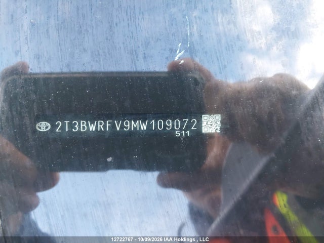2T3BWRFV9MW109072 Toyota Rav4 Hybrid Le