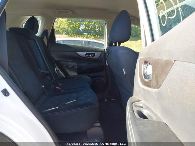 12708363 :رقم المزاد ، 5N1AT2MT3FC923426 vin ، 2015 Nissan Rogue S/sv مزاد بيع