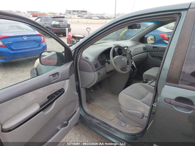 2005 Toyota Sienna Ce მანქანა იყიდება აუქციონზე, vin: 5TDZA29CX5S331055, აუქციონის ნომერი: 12710381