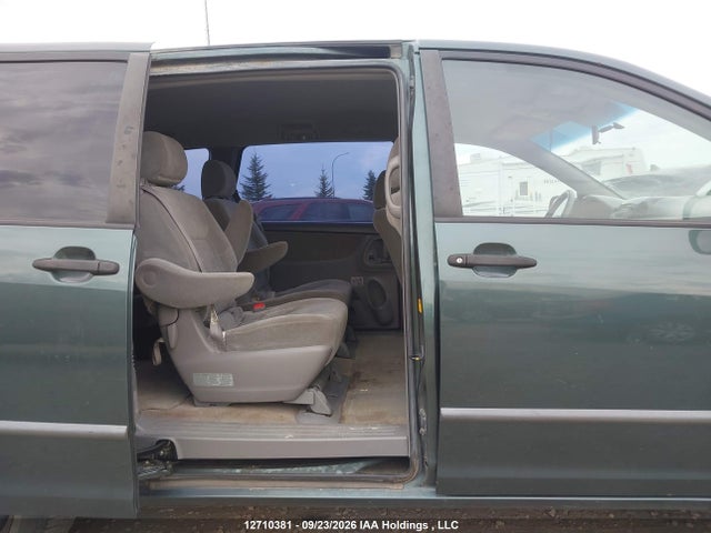 2005 Toyota Sienna Ce მანქანა იყიდება აუქციონზე, vin: 5TDZA29CX5S331055, აუქციონის ნომერი: 12710381