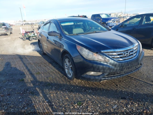 12722923 :رقم المزاد ، 5NPEB4AC0DH637351 vin ، 2013 Hyundai Sonata Gls مزاد بيع