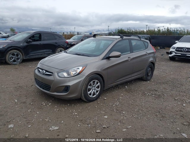 12722978 :رقم المزاد ، KMHCT5AE4DU130756 vin ، 2013 Hyundai Accent Gl مزاد بيع