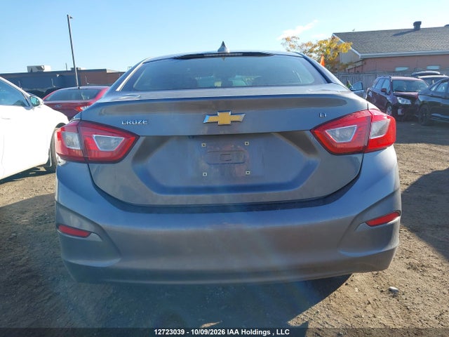 12723039 :رقم المزاد ، 1G1BE5SM8J7207356 vin ، 2018 Chevrolet Cruze مزاد بيع