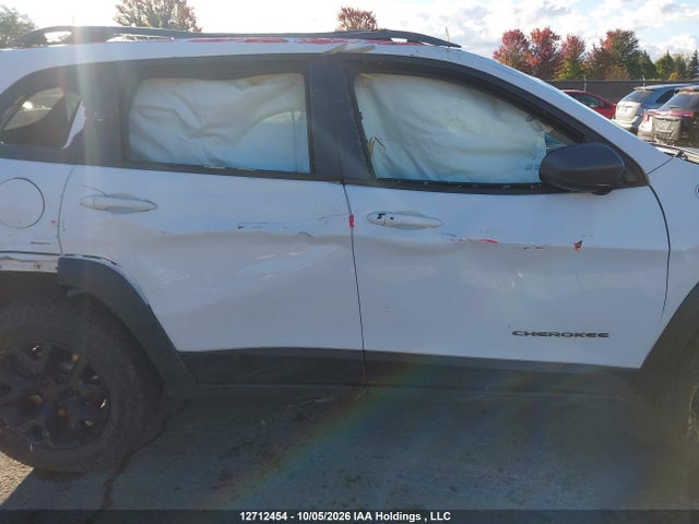 Продажа на аукционе авто 2016 Jeep Cherokee Trailhawk, vin: 1C4PJMBS0GW358269, номер лота: 12712454