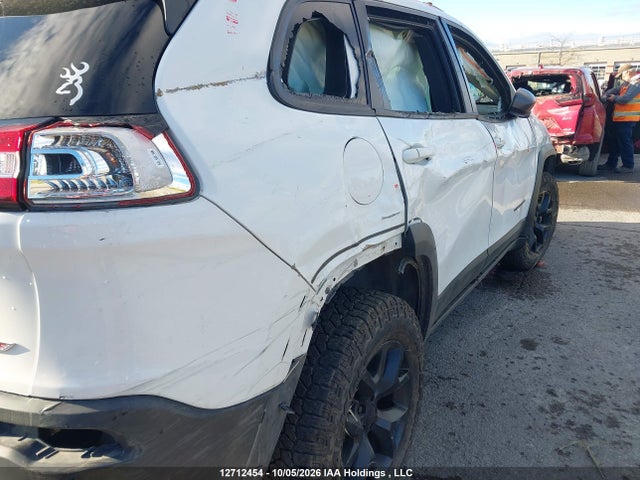 Продажа на аукционе авто 2016 Jeep Cherokee Trailhawk, vin: 1C4PJMBS0GW358269, номер лота: 12712454