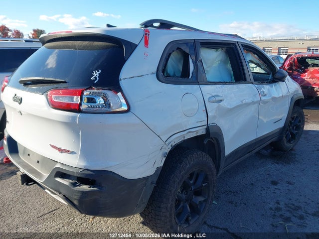 Продажа на аукционе авто 2016 Jeep Cherokee Trailhawk, vin: 1C4PJMBS0GW358269, номер лота: 12712454