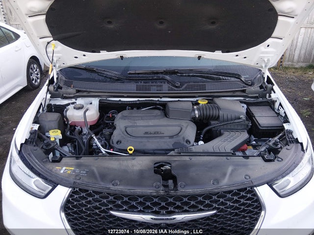 Chrysler Pacifica Limited 2026 2C4RC1GG8TR279098 Image 10