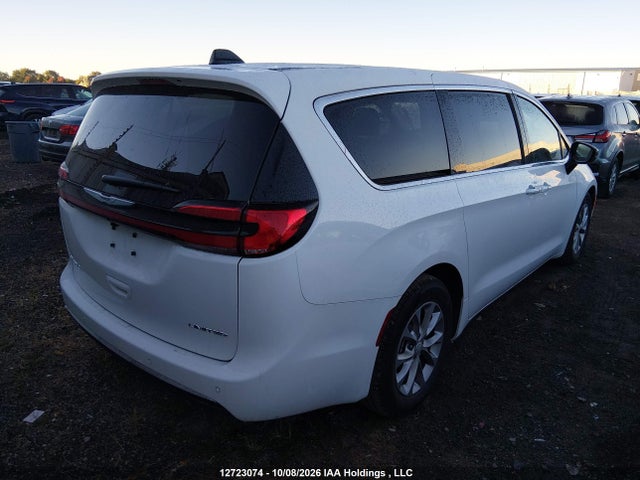 Chrysler Pacifica Limited 2026 2C4RC1GG8TR279098 Image 16