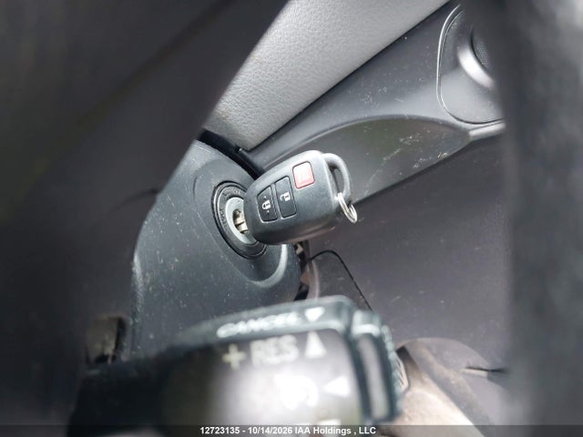 VNKKTUD32GA065651 Toyota YARIS LE