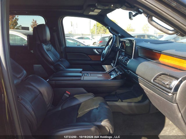 Продажа на аукционе авто 2019 Lincoln Navigator L Reserve, vin: 5LMJJ3LT2KEL10500, номер лота: 12723250