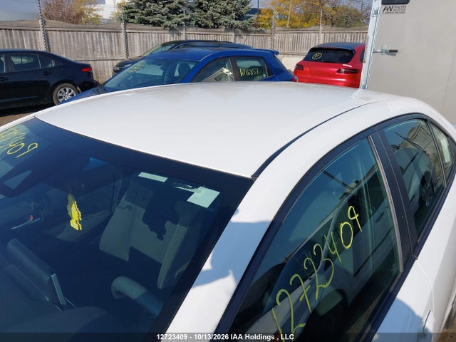 5YFBPRBEXLP048777 Toyota COROLLA LE