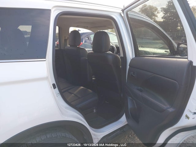 Продажа на аукционе авто 2017 Mitsubishi Outlander Es, vin: JA4AZ2A31HZ610344, номер лота: 12723426