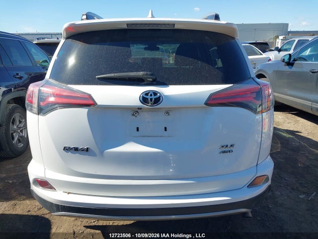 Toyota Rav4 Xle 2018 2T3RFREV8JW823397 Image 17