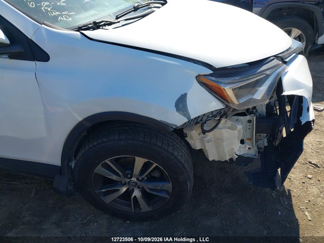 Toyota Rav4 Xle 2018 2T3RFREV8JW823397 Image 19
