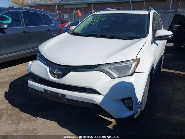 Toyota Rav4 Xle 2018 2T3RFREV8JW823397 Image 2