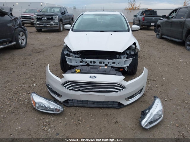 Ford Focus Titanium 2016 1FADP3N21GL370235 Image 12
