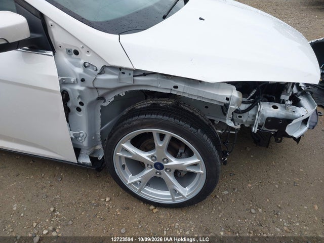 Ford Focus Titanium 2016 1FADP3N21GL370235 Image 20