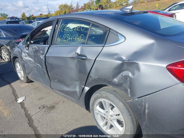 Chevrolet CRUZE LT 2018 1G1BE5SM0J7234440 Image 21