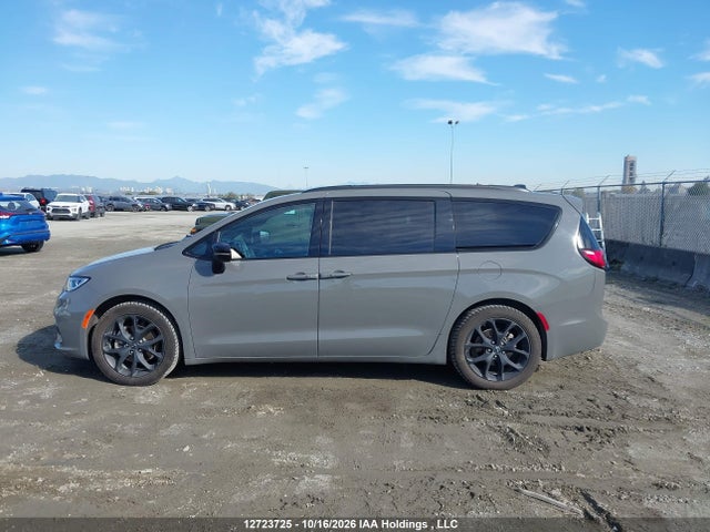 Chrysler Pacifica Limited 2025 2C4RC1GGXSR570846 Image 14