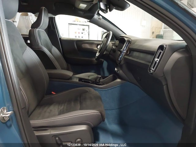 12723839 :رقم المزاد ، YV4ED3GB9N2007198 vin ، 2022 Volvo C40 P8 Recharge Ultimate مزاد بيع