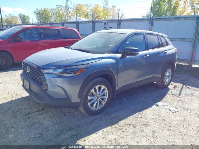 12723850 :رقم المزاد ، 7MUCAAAG7SV140242 vin ، 2025 Toyota Corolla Cross Le مزاد بيع