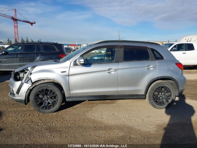 Продажа на аукционе авто 2018 Mitsubishi Rvr Se Limited/gt, vin: JA4AJ4AW5JZ605649, номер лота: 12723988