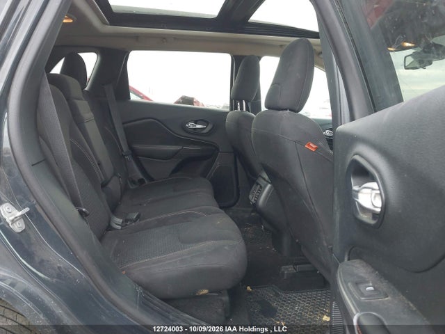 12724003 :رقم المزاد ، 1C4PJMCB5GW266217 vin ، 2016 Jeep Cherokee Latitude مزاد بيع