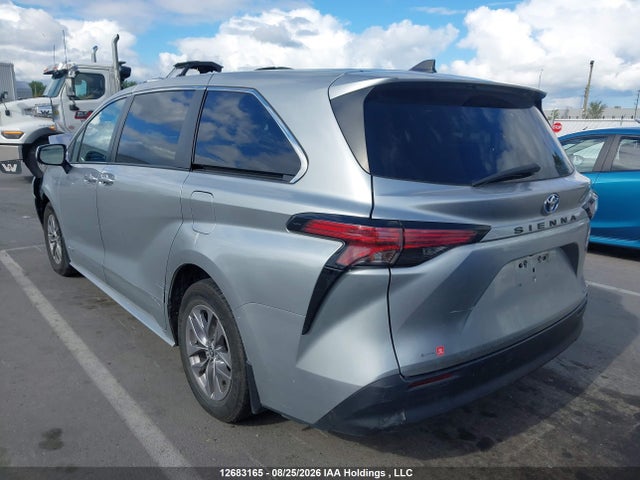 2021 Toyota Sienna Le 8-passenger მანქანა იყიდება აუქციონზე, vin: 5TDGRKEC5MS065481, აუქციონის ნომერი: 12683165