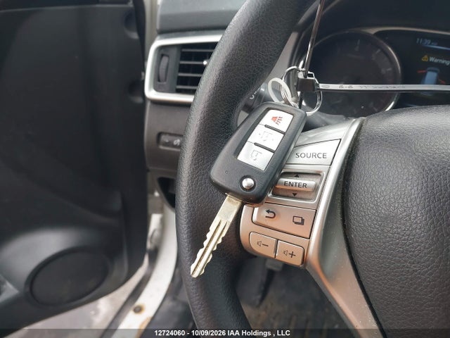 Nissan ROGUE S/SV 2016 5N1AT2MT2GC732467 Image 11