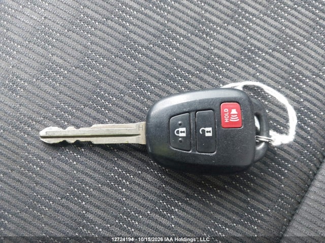 12724194 :رقم المزاد ، VNKKTUD39FA020141 vin ، 2015 Toyota Yaris Le مزاد بيع