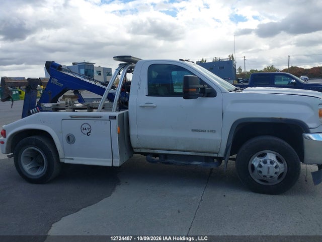 2015 Gmc Sierra C3500 Sle მანქანა იყიდება აუქციონზე, vin: 1GD312C8XFF564604, აუქციონის ნომერი: 12724487