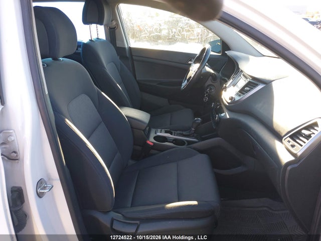 Продажа на аукционе авто 2017 Hyundai Tucson Premium, vin: KM8J33A42HU552646, номер лота: 12724522