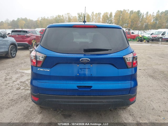 12724925 :رقم المزاد ، 1FMCU0F76HUA42131 vin ، 2017 Ford Escape S مزاد بيع