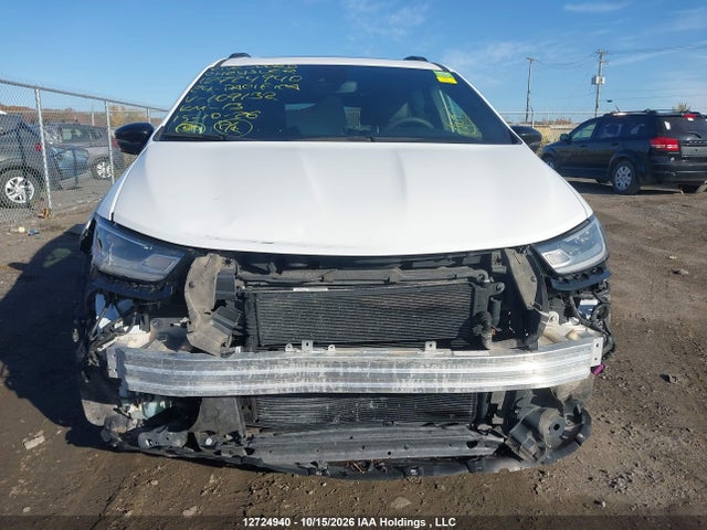 Chrysler Pacifica Hybrid Select 2024 2C4RC1S7XRR109132 Image 13
