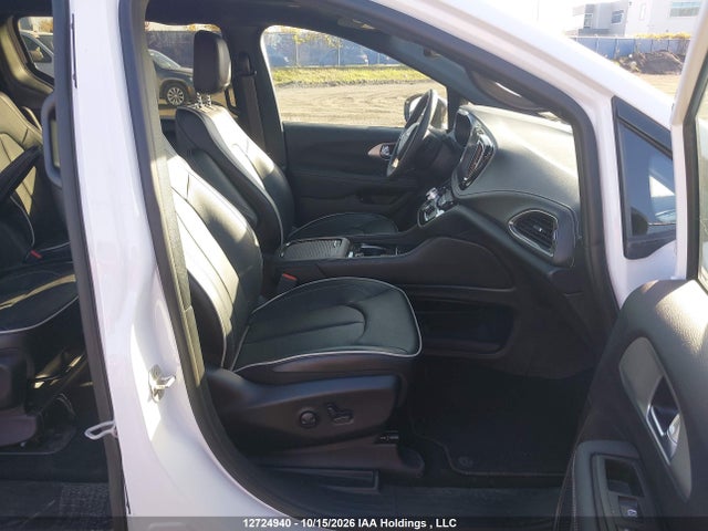 Chrysler Pacifica Hybrid Select 2024 2C4RC1S7XRR109132 Image 5