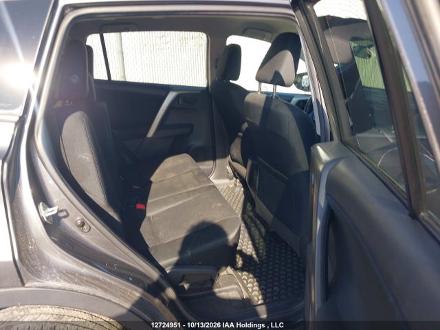 2T3ZFREV4FW157985 Toyota RAV4 LE