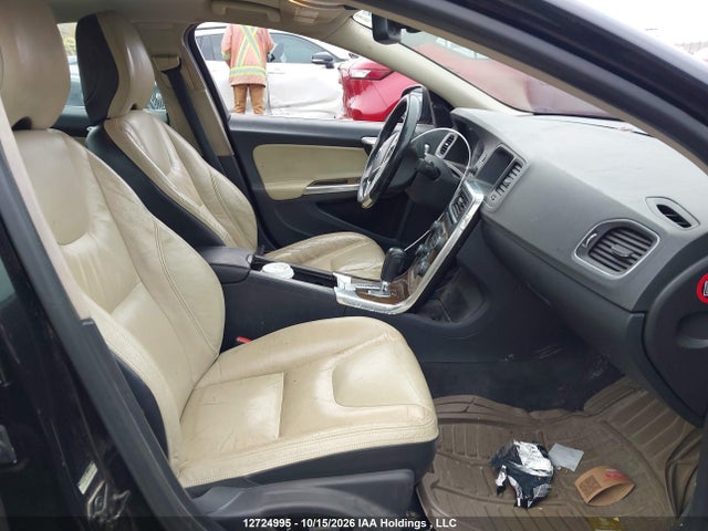 12724995 :رقم المزاد ، YV1622FSXC2027699 vin ، 2012 Volvo S60 T5 Level 1/t5 Level 2 مزاد بيع