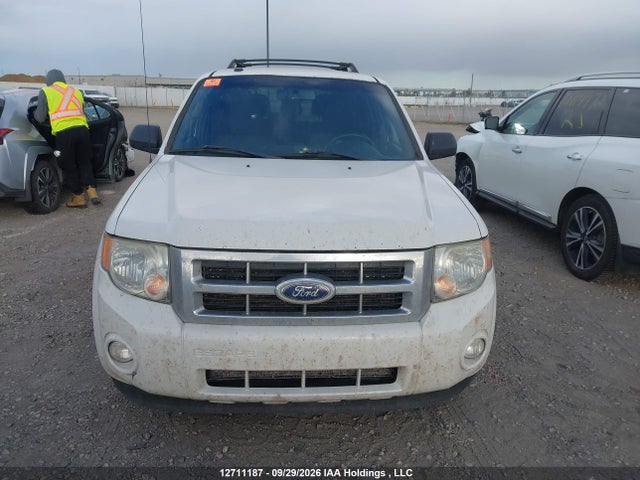 12711187 :رقم المزاد ، 1FMCU9DG3BKA00610 vin ، 2011 Ford Escape Xlt Automatic مزاد بيع