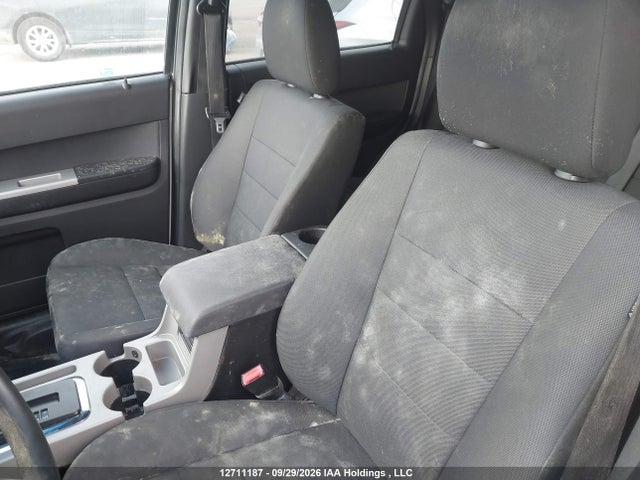 12711187 :رقم المزاد ، 1FMCU9DG3BKA00610 vin ، 2011 Ford Escape Xlt Automatic مزاد بيع