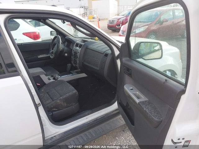 12711187 :رقم المزاد ، 1FMCU9DG3BKA00610 vin ، 2011 Ford Escape Xlt Automatic مزاد بيع