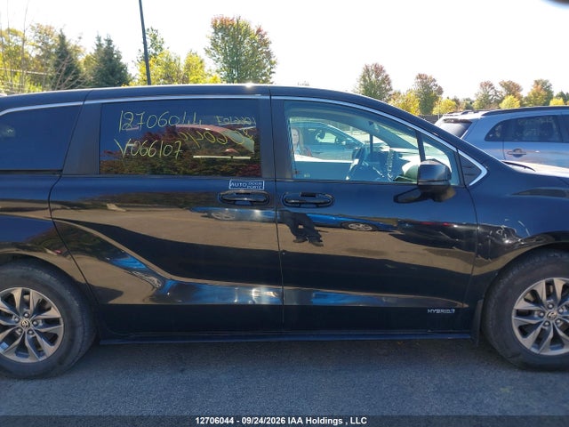 Продажа на аукционе авто 2021 Toyota Sienna Le 8-passenger, vin: 5TDGRKEC8MS066107, номер лота: 12706044