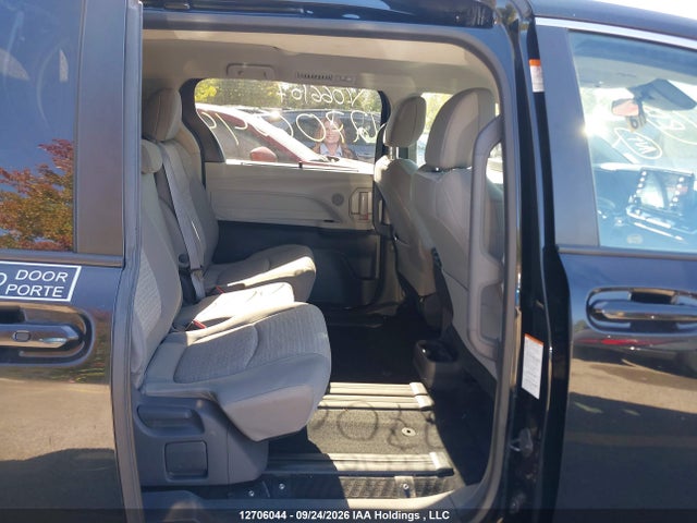 Продажа на аукционе авто 2021 Toyota Sienna Le 8-passenger, vin: 5TDGRKEC8MS066107, номер лота: 12706044